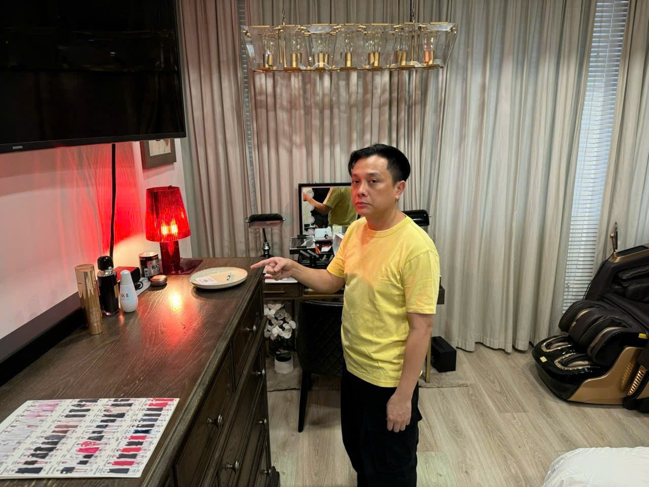 Hình ảnh hiện trường khi NTK Nguyễn Công Trí bị bắt