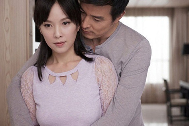 Chồng bỏ đi theo gái biền biệt, 2 năm sau anh quay về nhưng lại được mọi người chào đón