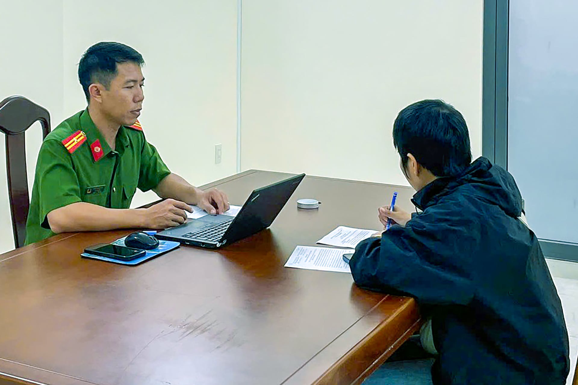 Không còn im lặng, Phạm Thoại lên tiếng về chuyện từ thiện liên quan đến mẹ Bắp