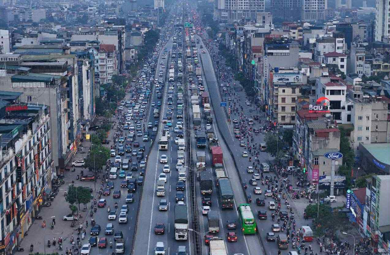 Hà Nội cấm xe máy chạy xăng dầu trong Vành đai 1 Giấc mơ xanh cần một lộ trình thực tế