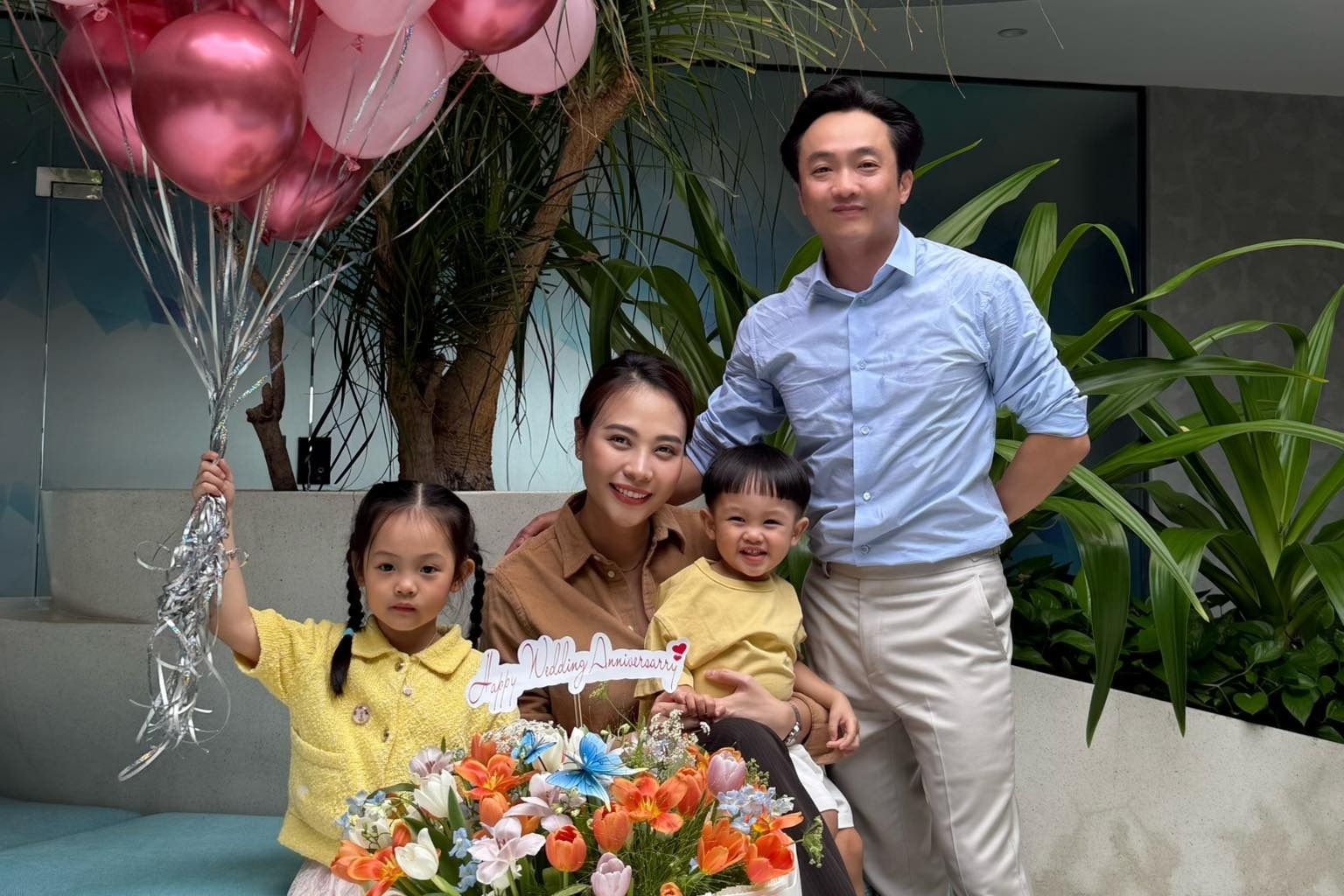 Kỷ niệm 6 năm ngày cưới đơn giản của Cường Đô La - Đàm Thu Trang