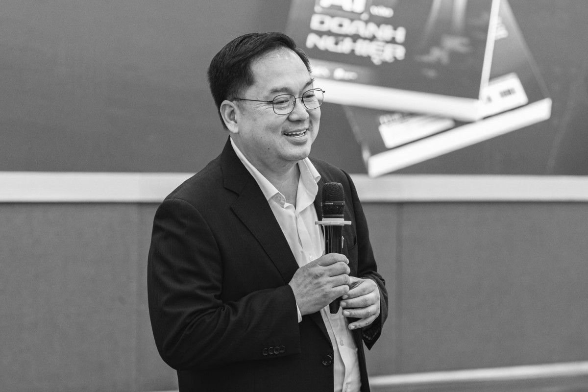 Con trai ông Hoàng Nam Tiến tuyên bố tạm khóa Facebook, lý do nhiều người xót xa