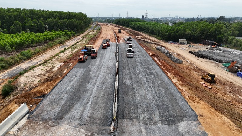 Tháo gỡ điểm nghẽn để giải ngân đầu tư công đạt mục tiêu 100% trong năm 2025