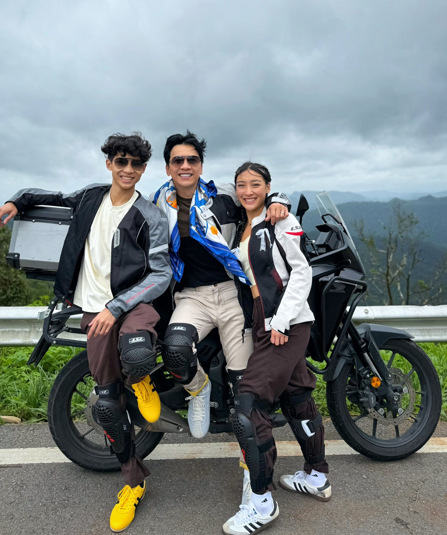 Chủ tịch Trần Hùng Huy gây xôn xao khoe có con trai, con gái cực lớn