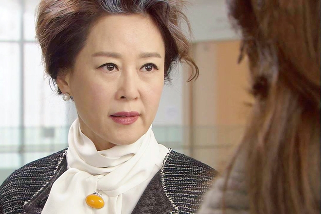 Lấy chồng giàu được 2 tháng, tôi tủi thân vì thấy mình như người giúp việc, mẹ chồng nói câu này khiến tôi sững sờ