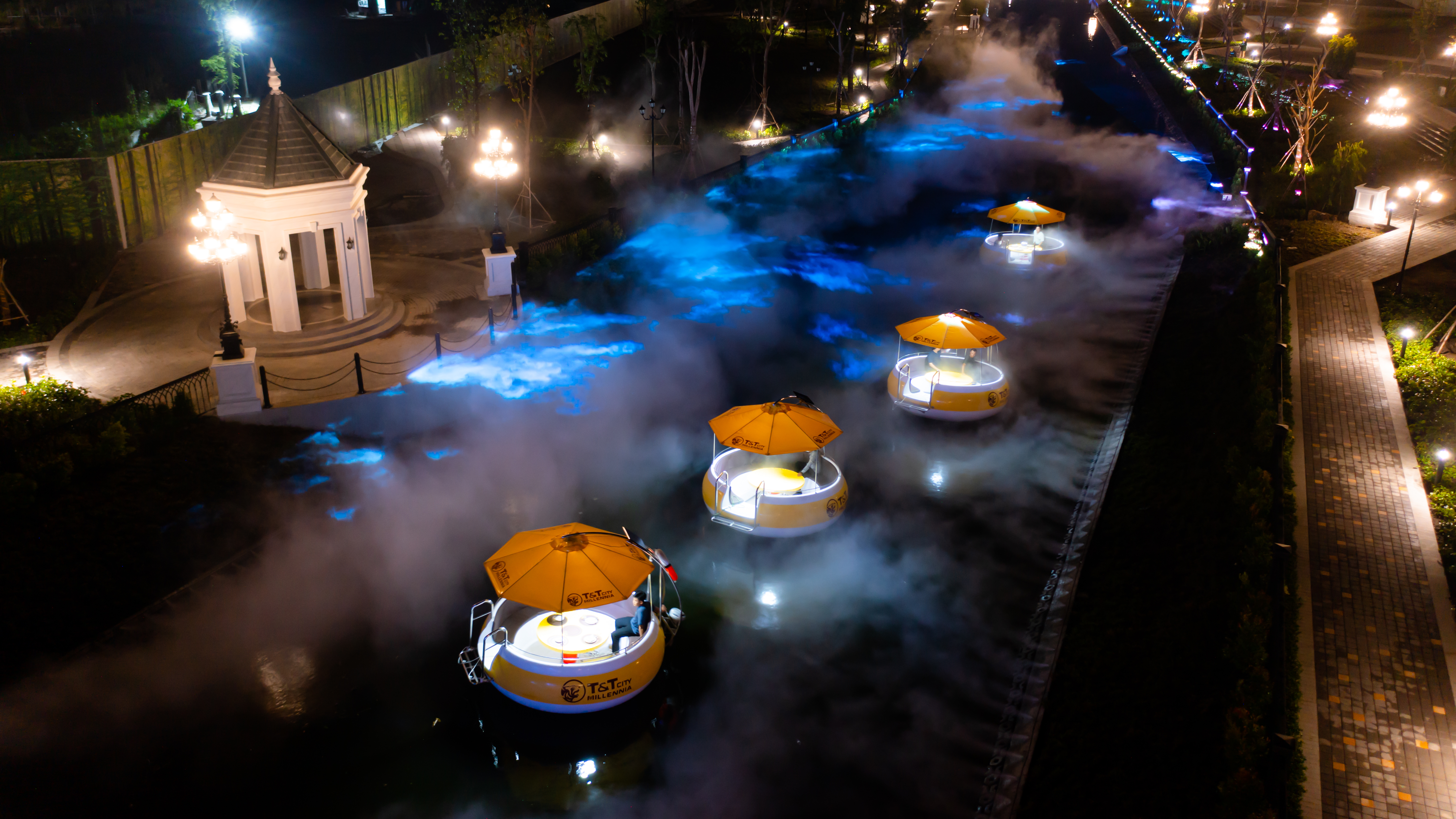 Vẻ đẹp siêu thực trên Dòng sông Ánh sáng TT City Millennia