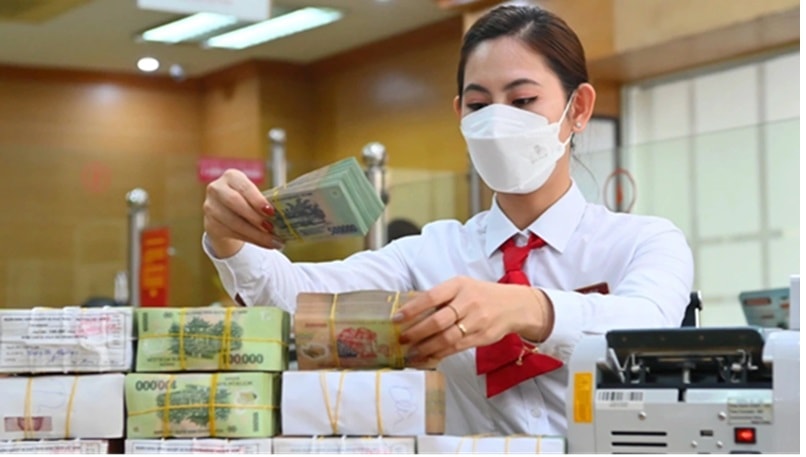 Ngân hàng trước áp lực hút vốn giữa làn sóng đầu tư mới