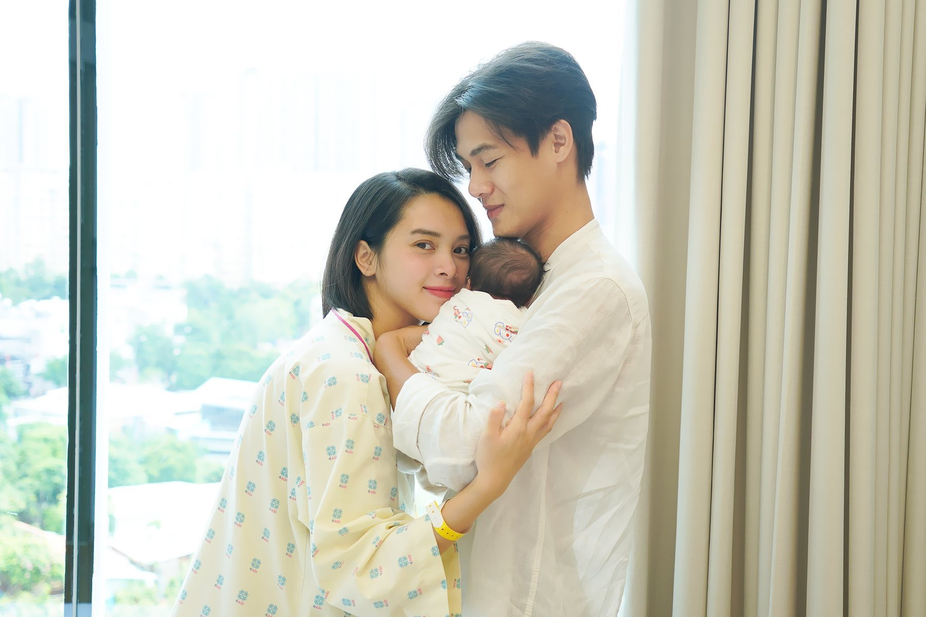 Vừa sinh con chưa bao lâu, Quỳnh Lương viết status căng đét bóc phốt chồng thiếu gia