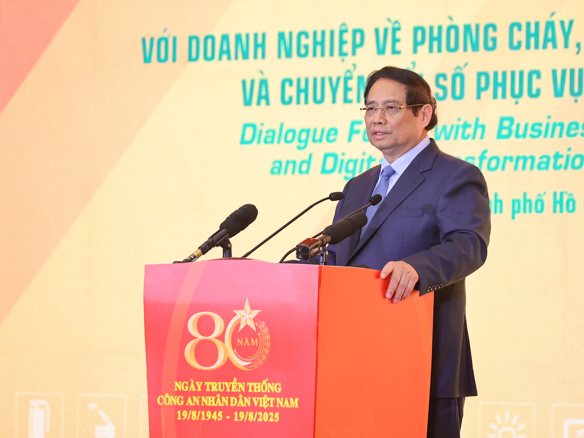 Thủ tướng Xây dựng văn hóa phòng cháy, chữa cháy, phòng chống thiên tai, nâng cao kỹ năng cứu nạn, cứu hộ trong toàn dân