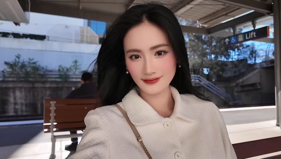 Hoa hậu Ý Nhi đi xin việc làm ở Úc