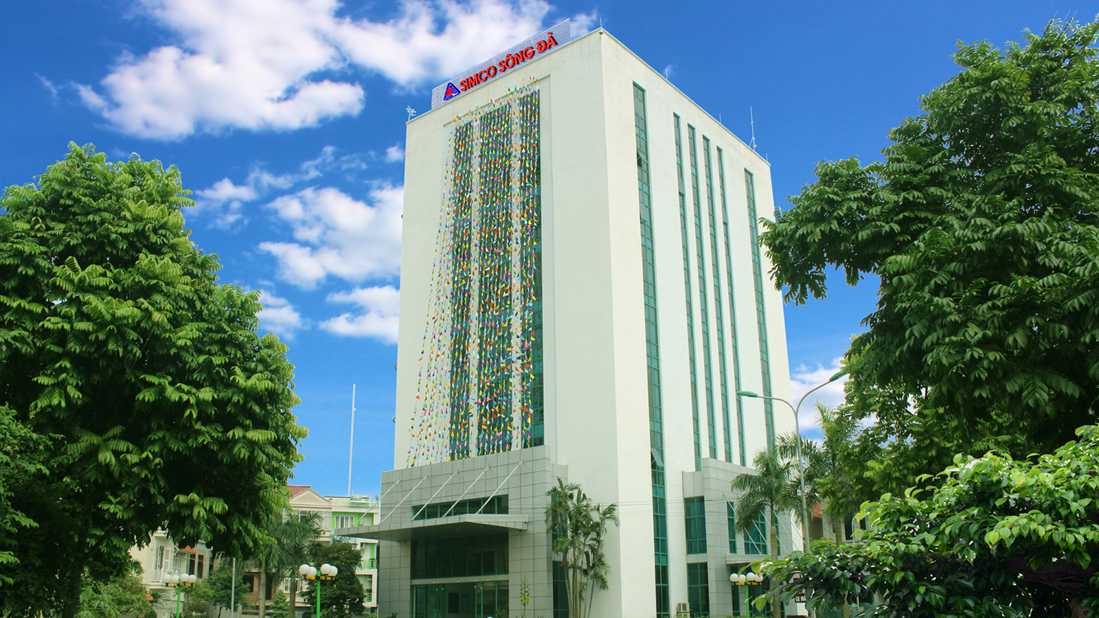 Công bố thông tin sai lệch, Simco Sông Đà bị phạt nặng và buộc khắc phục hậu quả