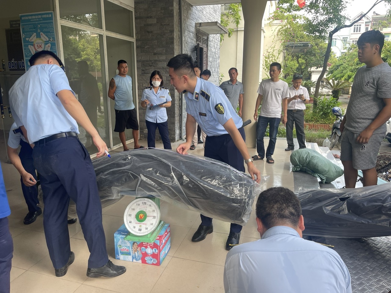 Hà Nội Liên tiếp phát hiện hàng nghìn sản phẩm không rõ xuất xứ tại xã Phù Đổng