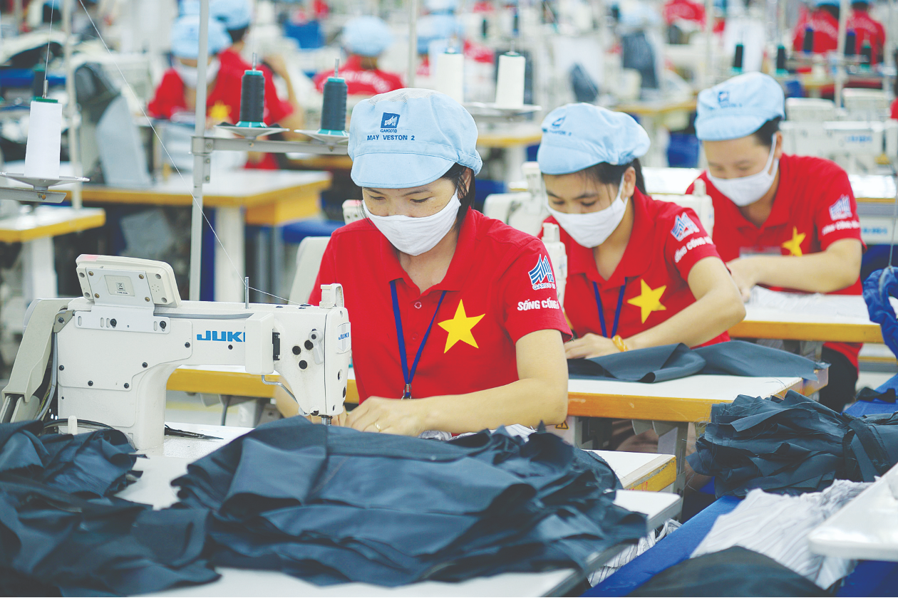 Thuế quan hay chính nội lực yếu kém đang níu chân dệt may