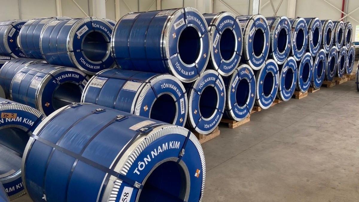 Thép Nam Kim (NKG) bị xử phạt và truy thu thuế hơn 682 triệu đồng giữa lúc lợi nhuận lao dốc