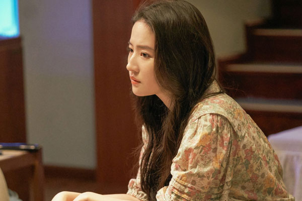 Đồng nghiệp nữ nhiều lần đến tận nhà gặp con trai, mẹ chồng có màn ghen hộ con dâu cực gắt