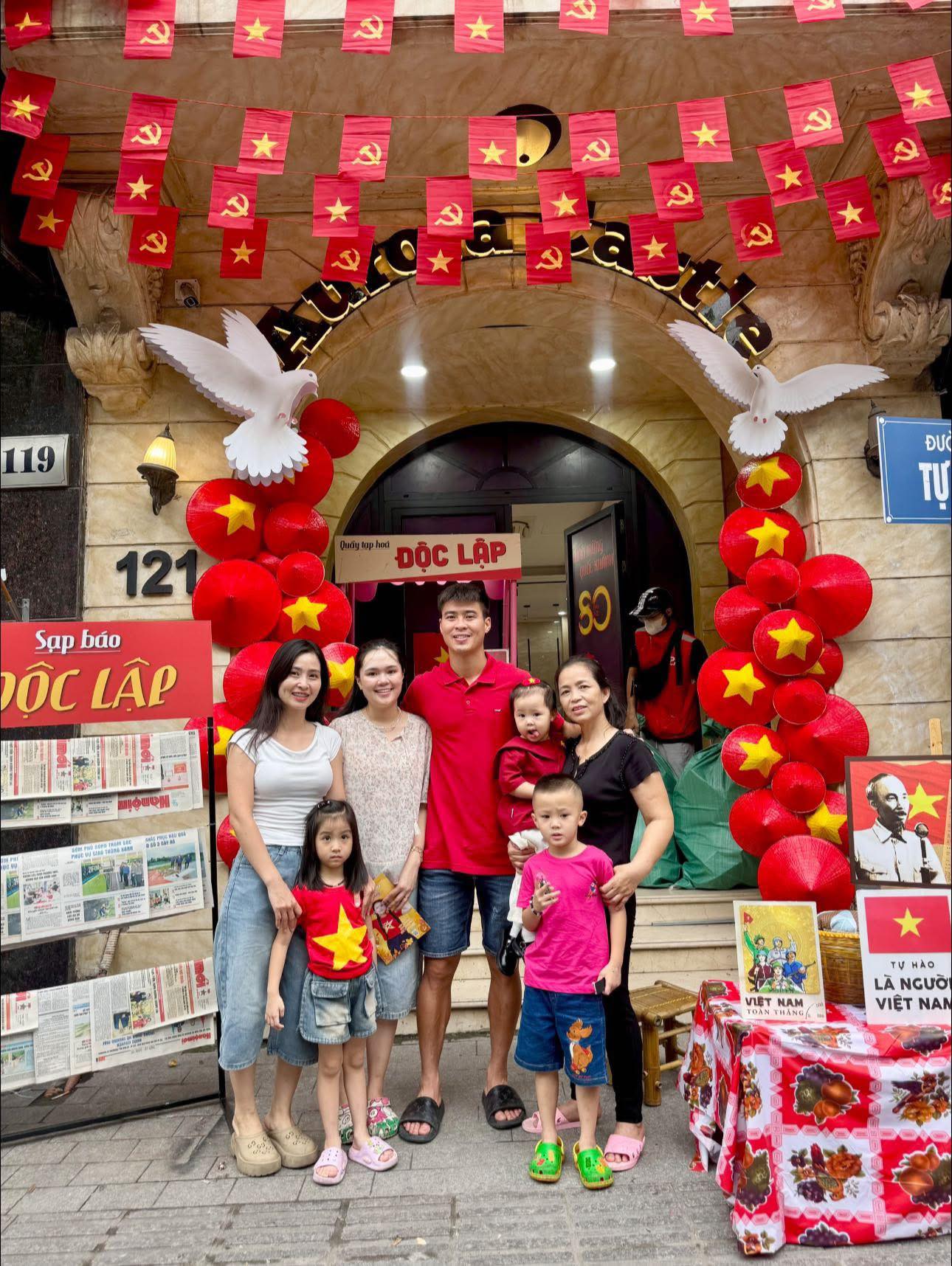 Căn nhà mặt phố 6 tầng xịn sò của nhà Đỗ Duy Mạnh bất ngờ gây sốt tại lễ diễu binh 29