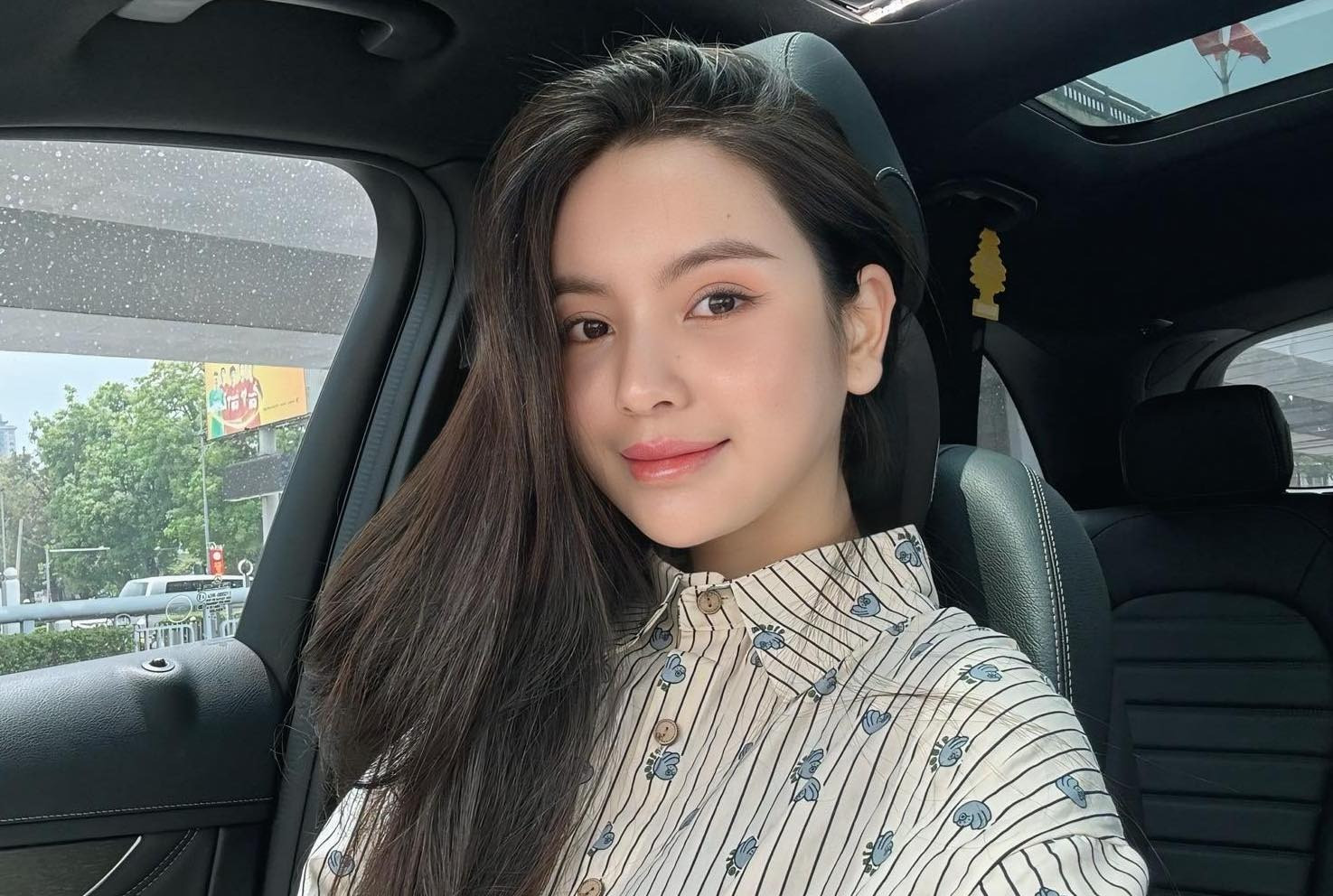 Xuất hiện tại họp báo ra mắt MV của Hòa Minzy, nhan sắc Chu Thanh Huyền gây bàn tán