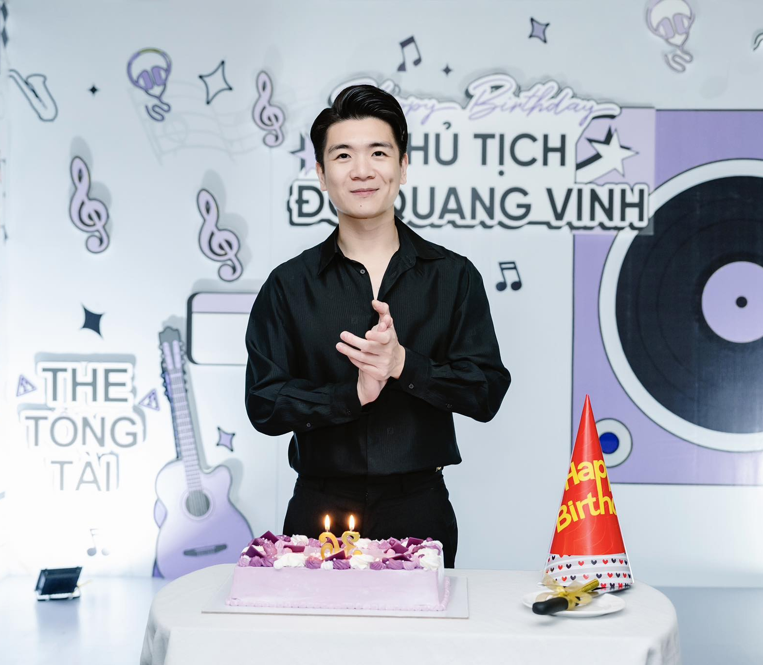 Anh chồng CEO của Đỗ Mỹ Linh bùng nổ visual trong ngày sinh nhật đón tuổi mới