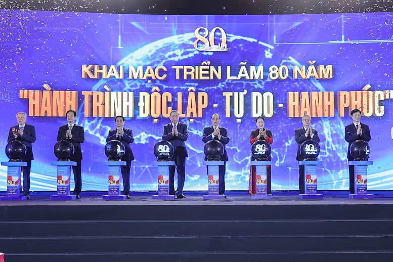 Khai mạc Triển lãm thành tựu đất nước “80 năm hành trình Độc lập - Tự do - Hạnh phúc”