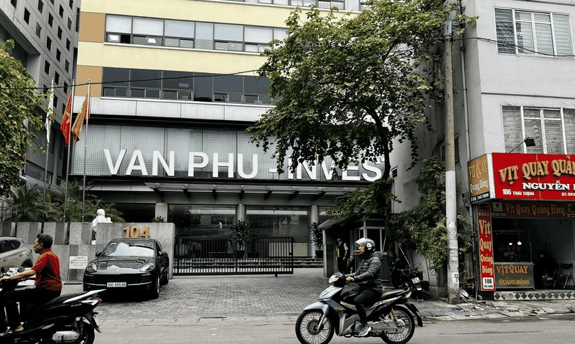 Văn Phú Invest (VPI) vay mượn nội bộ trong bối cảnh nợ phải trả đã lên 7.430 tỷ đồng, tỷ lệ nợ vay thuộc top đầu ngành BĐS