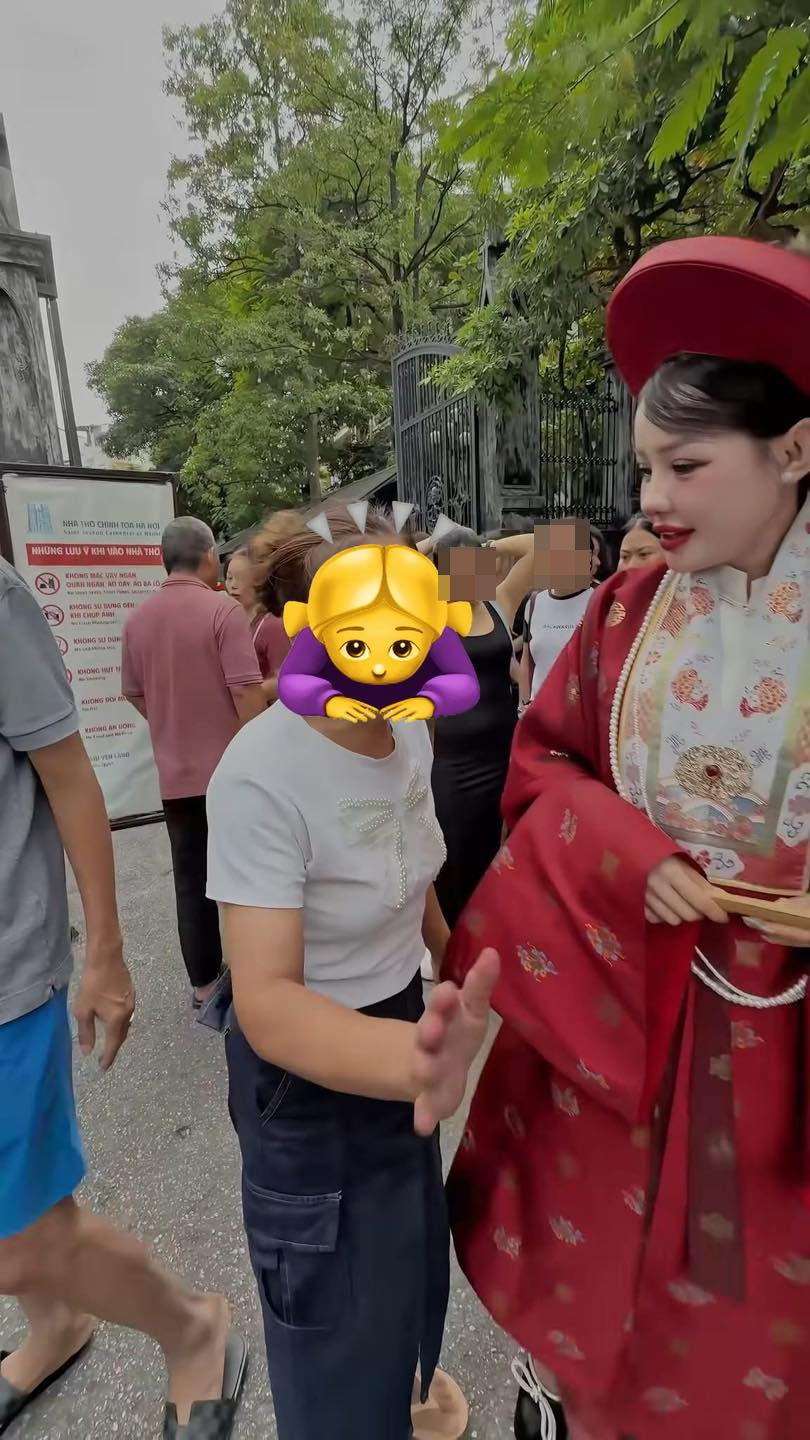 Xôn xao ngân 98 bị người lạ dọa nạt, đuổi khỏi Nhà thờ Lớn khi ra Hà Nội chụp ảnh