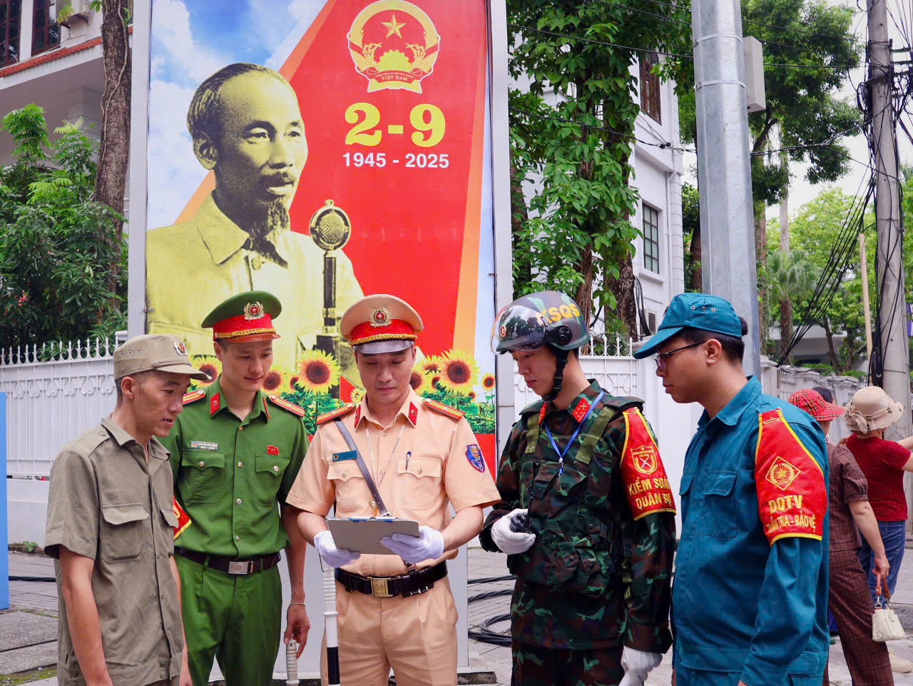 Bộ trưởng Công an khen các đơn vị, địa phương vì thành tích phục vụ kỷ niệm 80 năm Cách mạng Tháng Tám và Quốc khánh 29