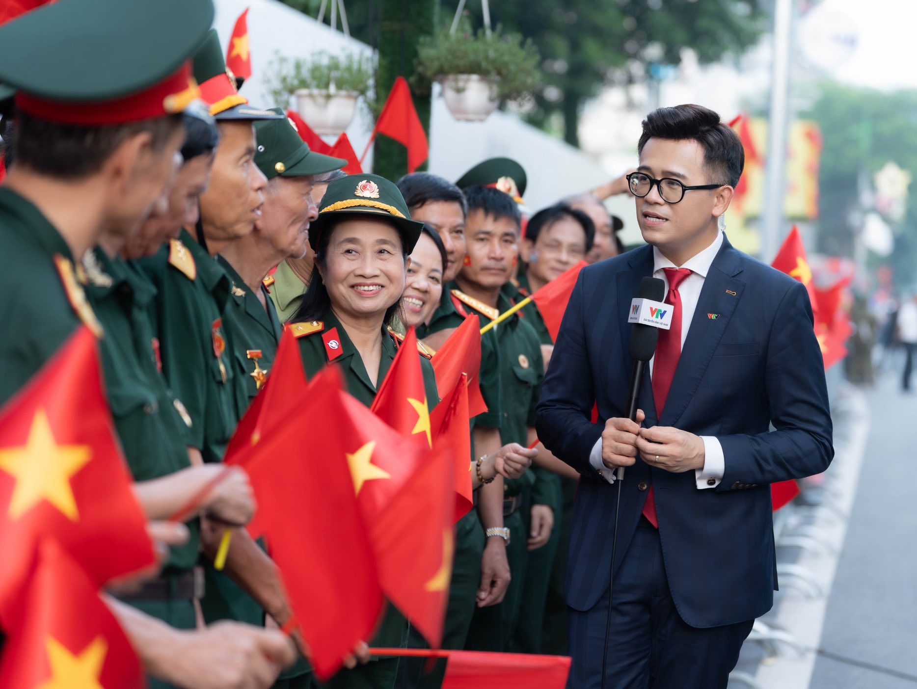 MC Đức Bảo thót tim kể hành trình dẫn sóng trực tiếp sự kiện A80