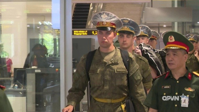 Tâm thư của khối trưởng quân nhân Nga sau khi tham gia diễu binh gây sốt MXH