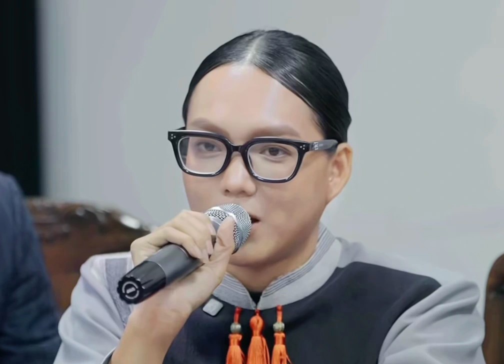 Loạt động thái chấn động MXH của Phạm Thoại sau hơn 1 tháng bị cơ quan chức năng xử phạt