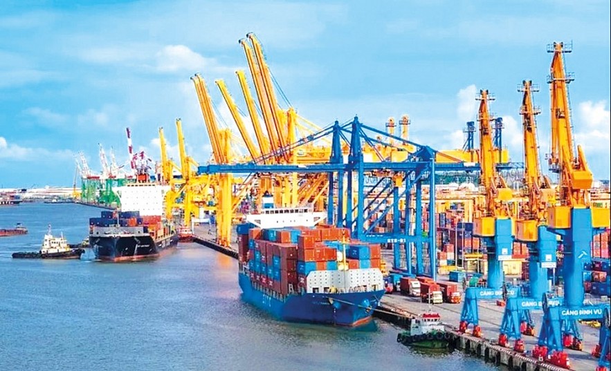 Xuất nhập khẩu 8 tháng năm 2025 vượt 597 tỷ USD, xuất siêu gần 14 tỷ USD