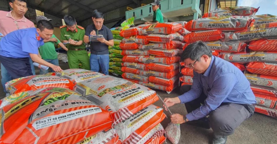 Thiệt hại 2,5 tỷ USD mỗi năm vì hàng giả Nguy cơ mới từ livestream bán nông phẩm