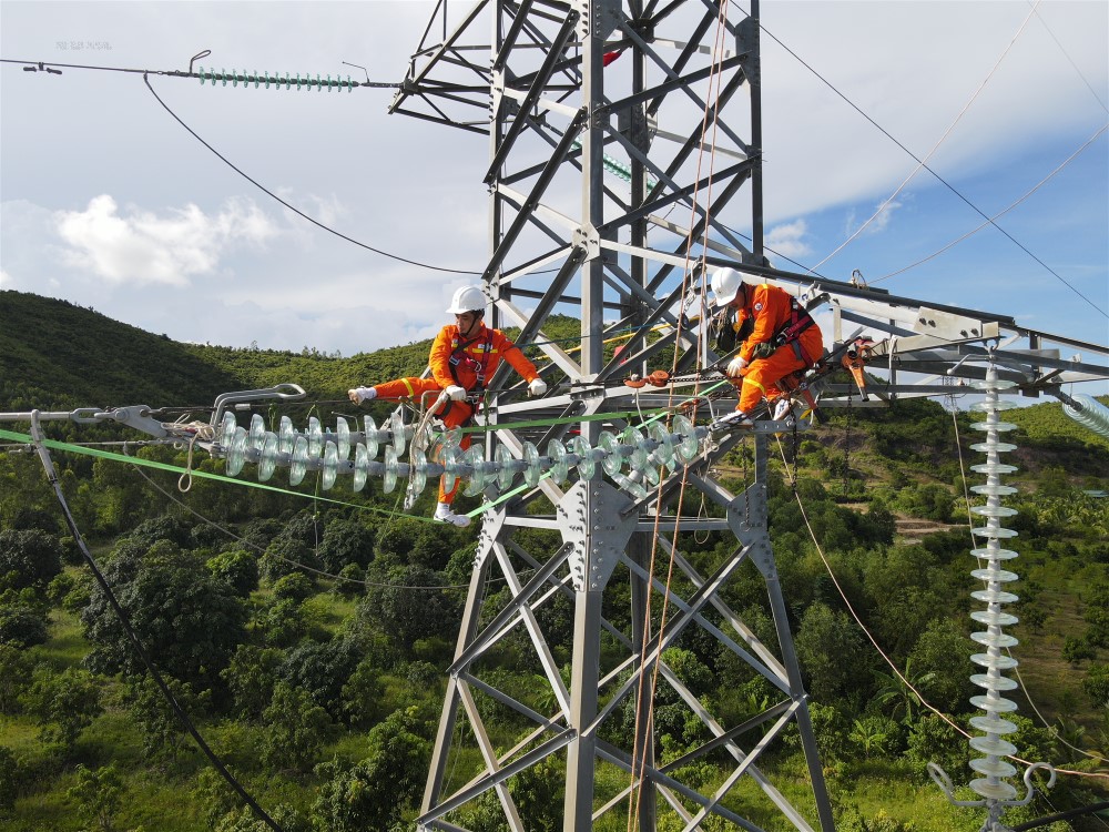 Từ khoản lỗ 45.000 tỷ, EVN cần thúc đẩy nhanh lộ trình bán lẻ điện cạnh tranh