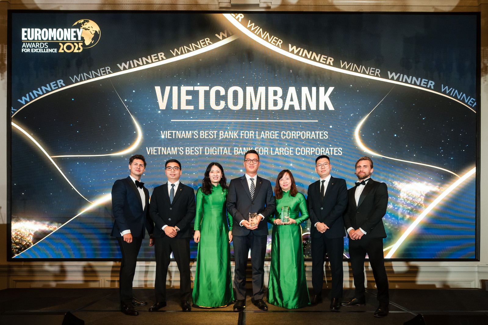 Vietcombank nhận cú đúp giải thưởng Euromoney 2025
