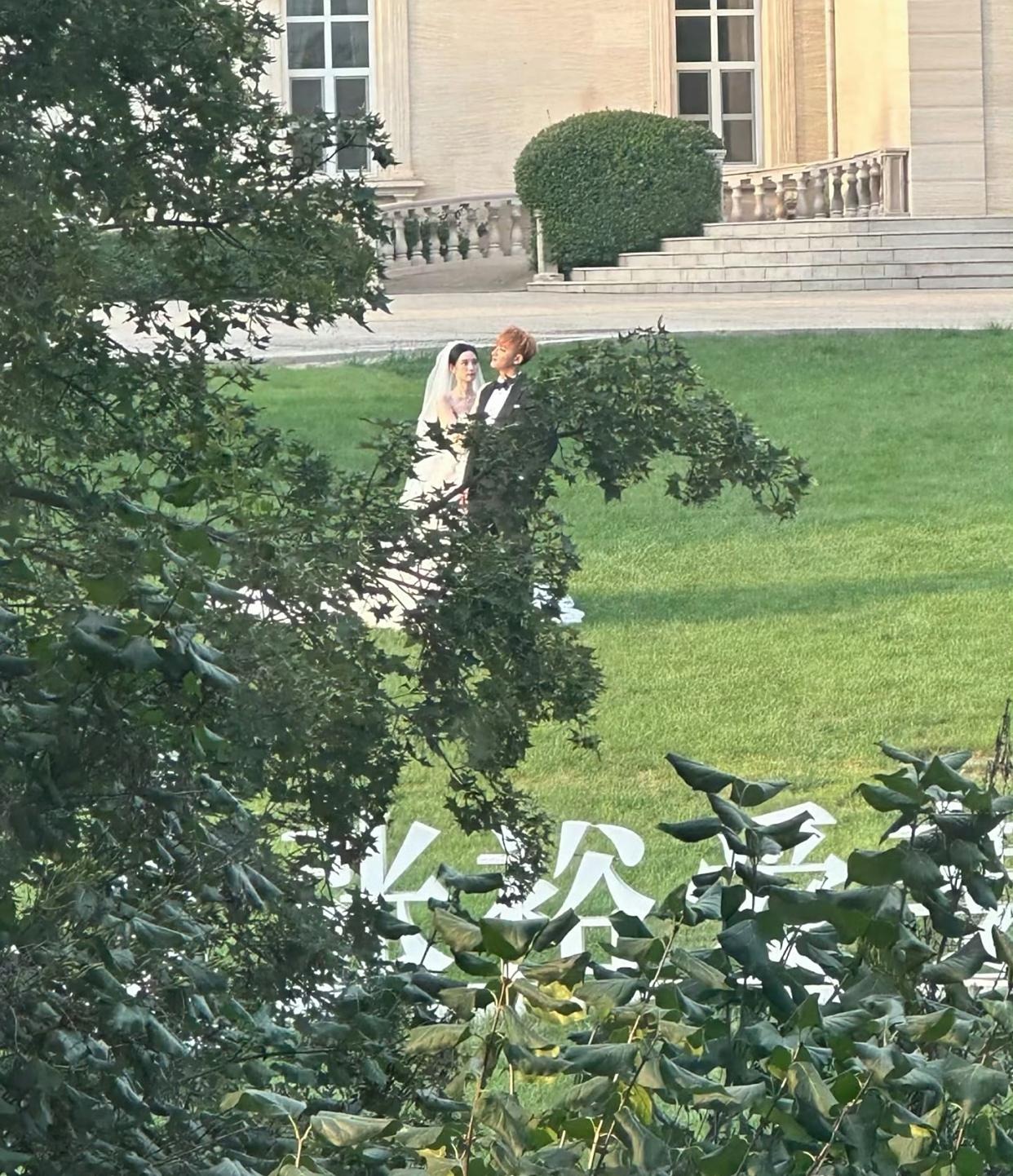 Cặp đôi chủ tịch - nàng thơ đi chụp ảnh cưới, hé lộ thời gian tổ chức hôn lễ