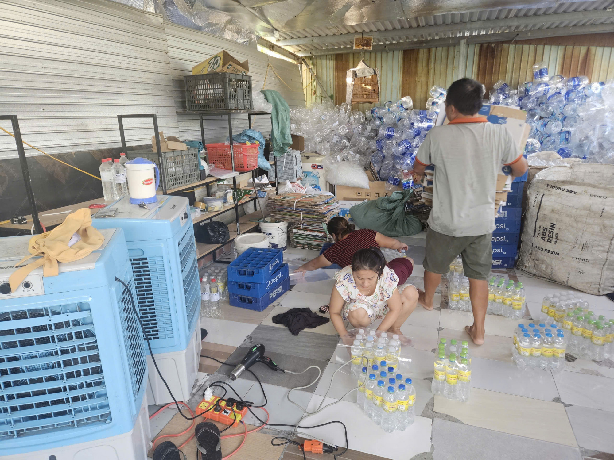 Đà Nẵng Triệt phá cơ sở sản xuất giấm giả quy mô lớn