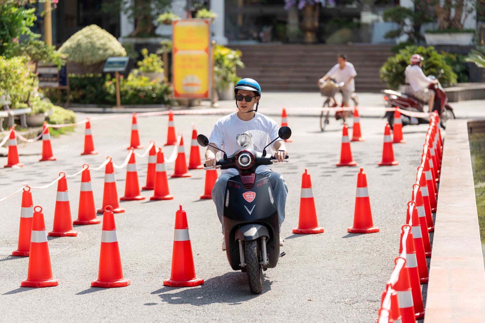 Giá hời, miễn phí sạc cả năm Xe máy điện VinFast Evo Neo được săn đón rầm rộ