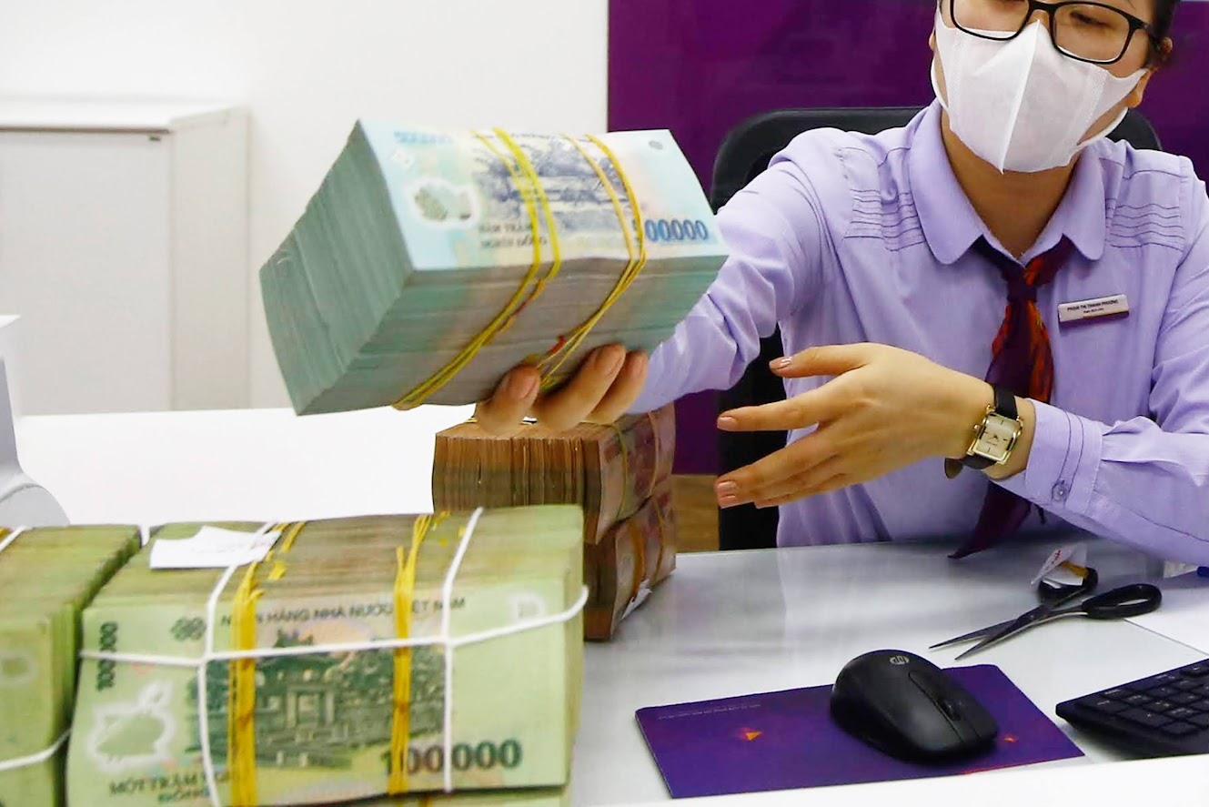 Lãi suất huy động “được kiểm soát”, nhờ đâu thanh khoản ngân hàng vẫn dồi dào