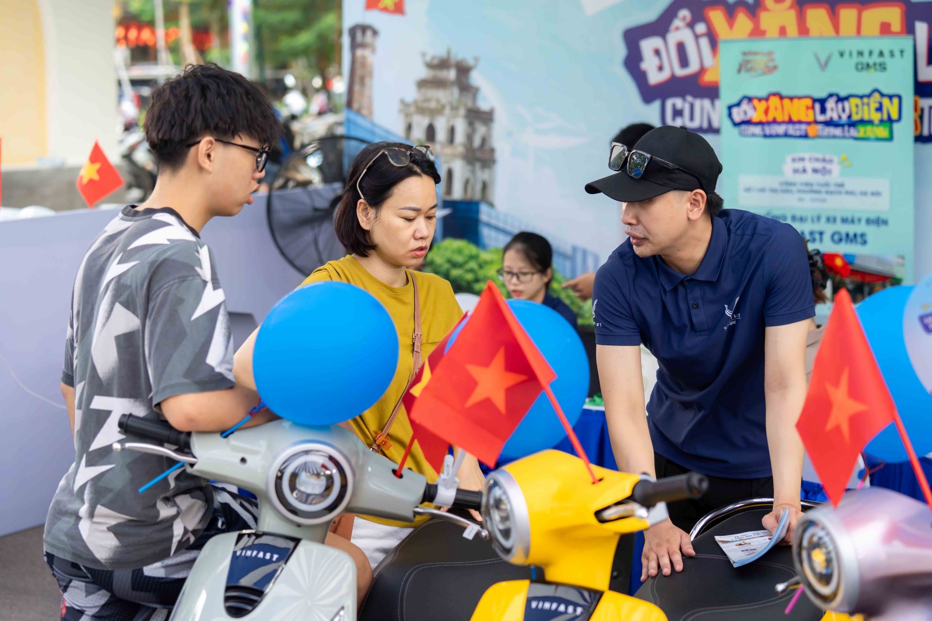 VinFast xoay chuyển cục diện trên thị trường xe máy với mức giá chỉ từ 12 triệu đồng, hỗ trợ 10%, sạc miễn phí 2 năm