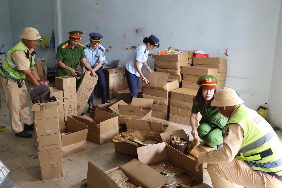 Nghệ An Bắt giữ hơn 4.000 bánh trung thu nghi nhập lậu trước khi ra thị trường