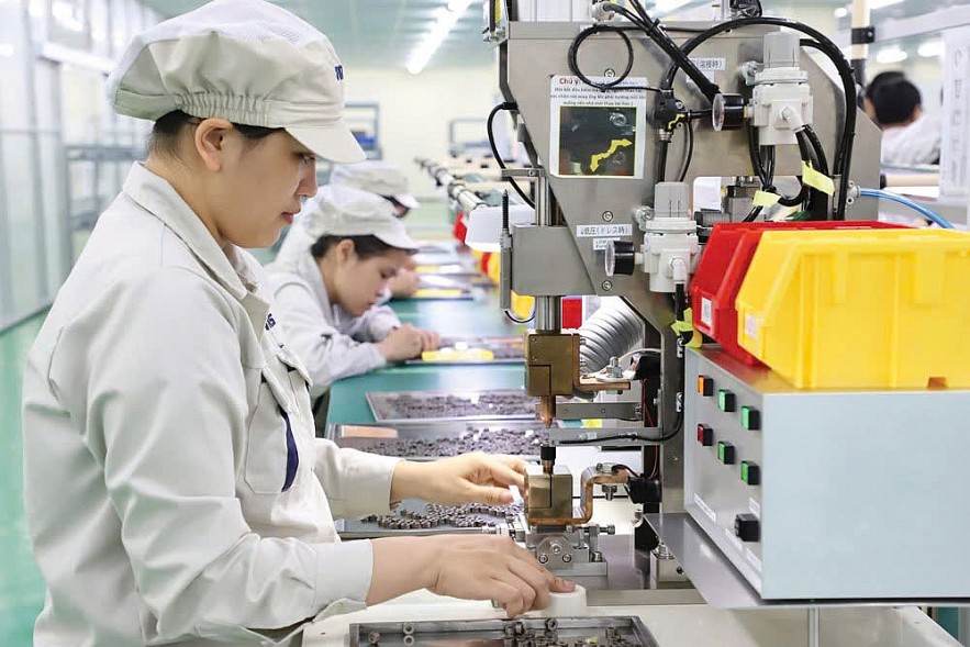 IMF nâng dự báo tăng trưởng GDP Việt Nam năm 2025 lên 6,5%