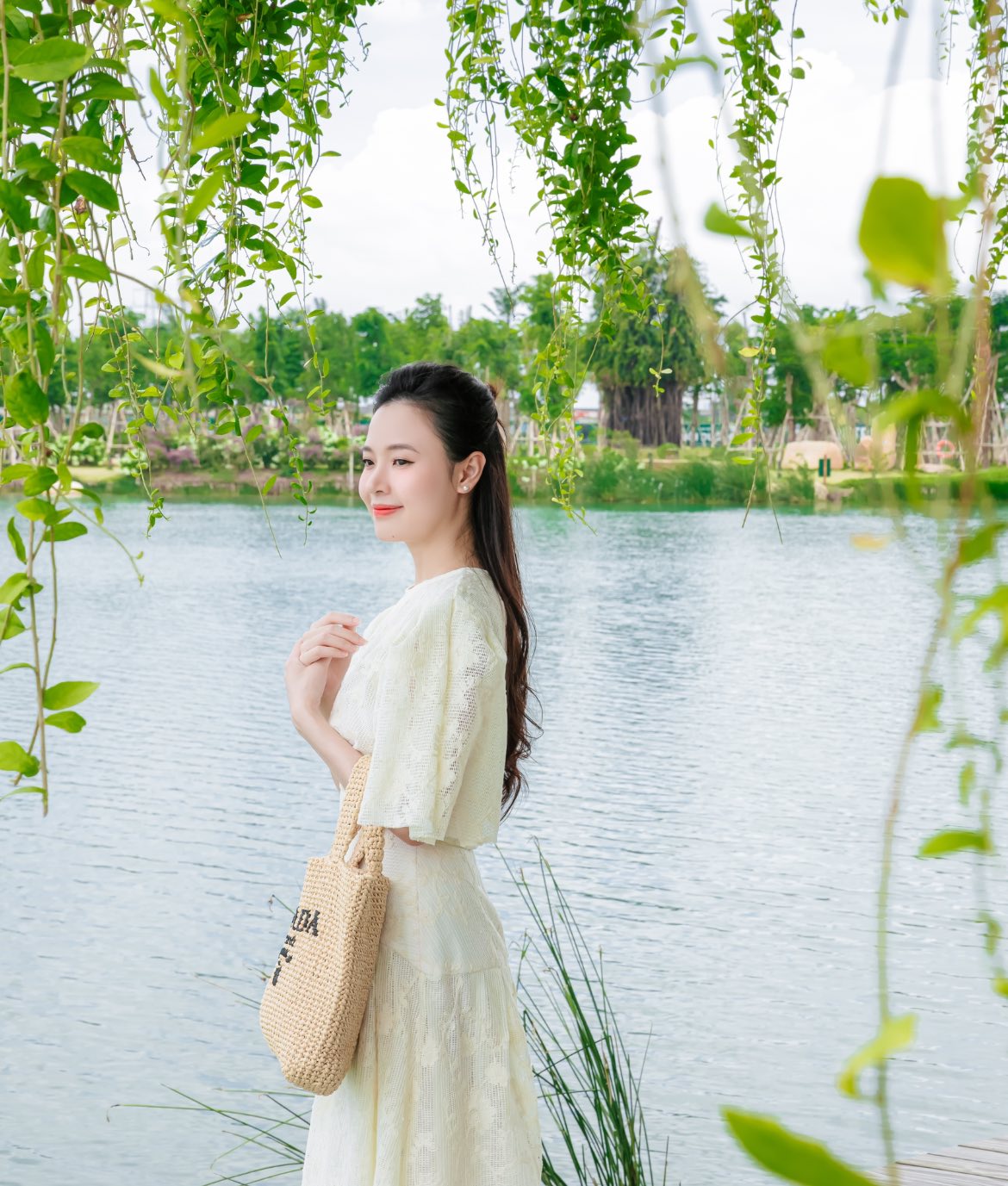 Midu bị soi nhan sắc sau hơn 1 năm lấy chồng thiếu gia