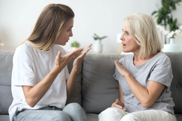 Con trai nhập viện vì sặc cháo, cú sốc chấm dứt cuộc chiến căng thẳng mẹ chồng nàng dâu