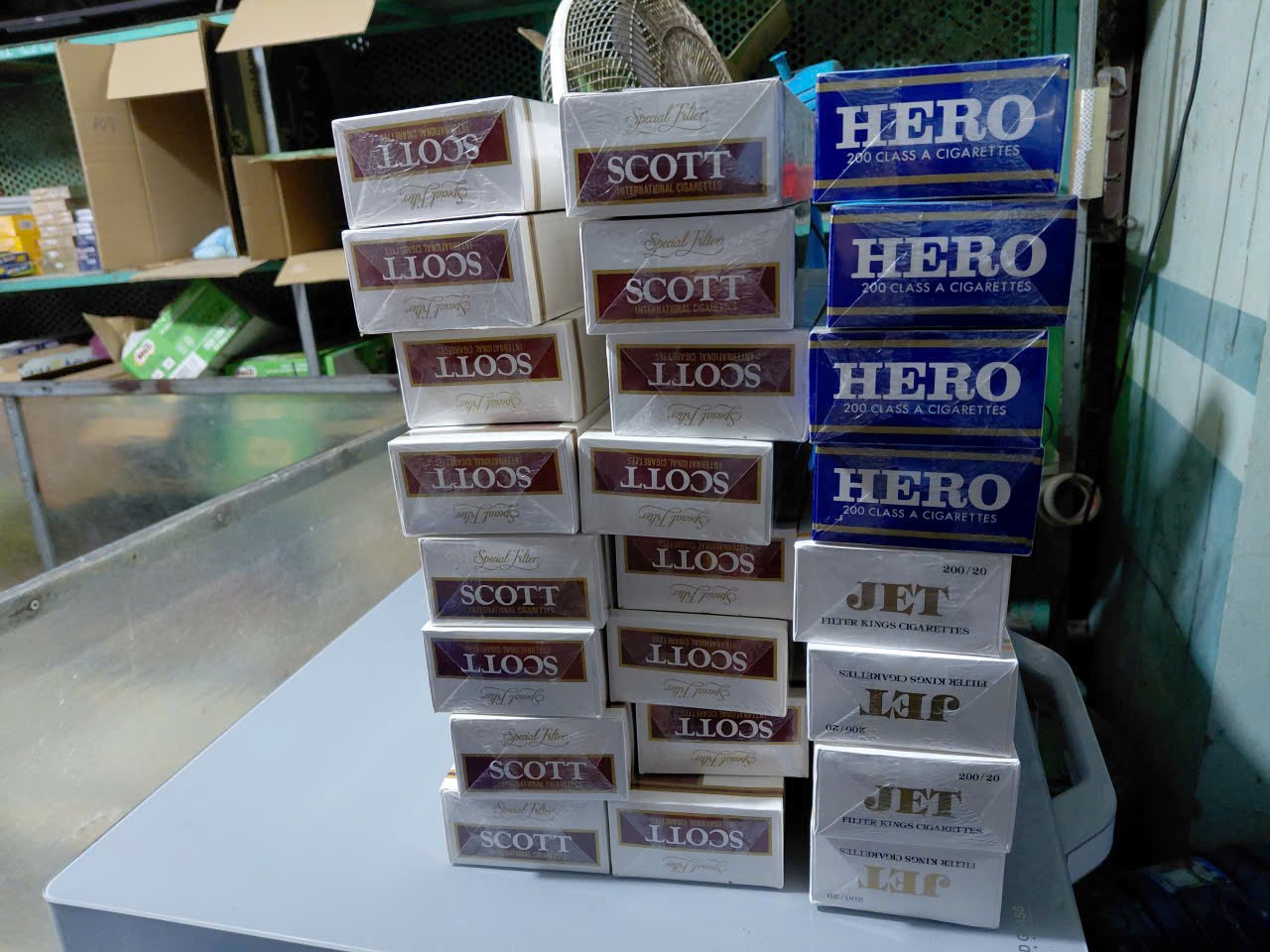 Cà Mau Phát hiện 271 bao thuốc lá điếu nhập lậu