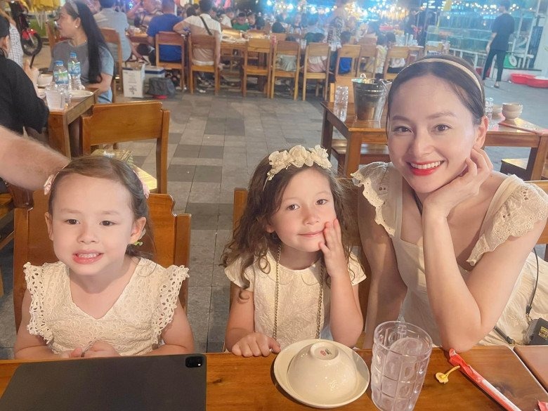 Lan Phương vất vả chăm sóc hai con sau khi ly hôn