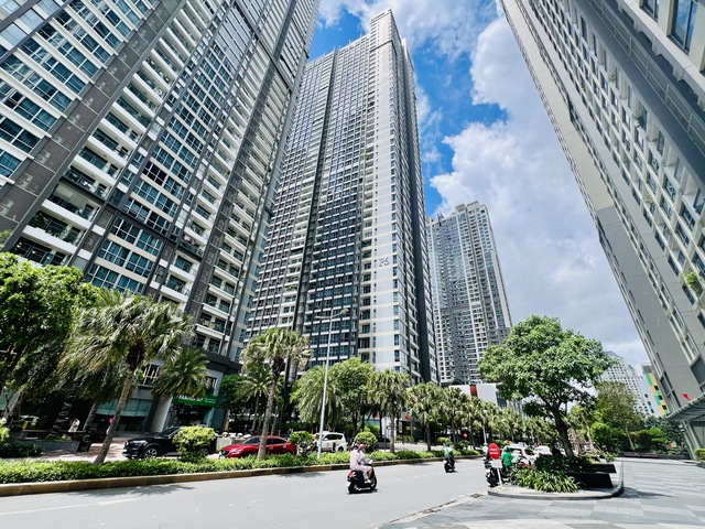 Giá nhà ở tiếp tục leo thang, chung cư hạng sang chạm ngưỡng 300 triệu đồngm2