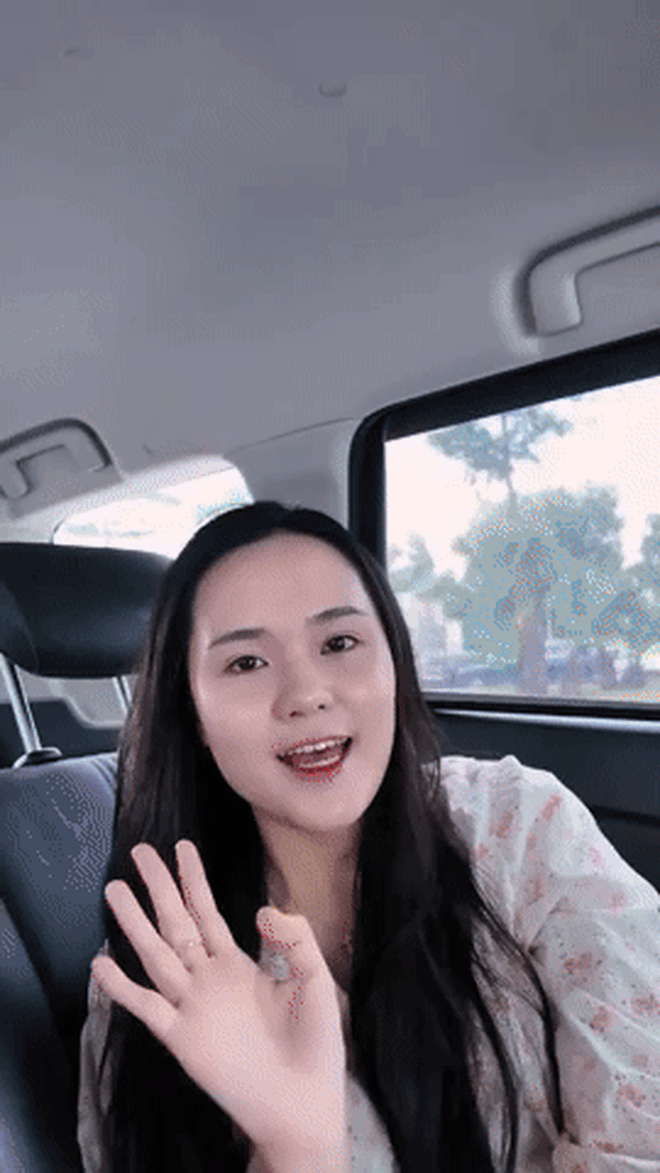 Vợ Đỗ Duy Mạnh gây sốc khi test thử tính năng iphone bằng lưỡi