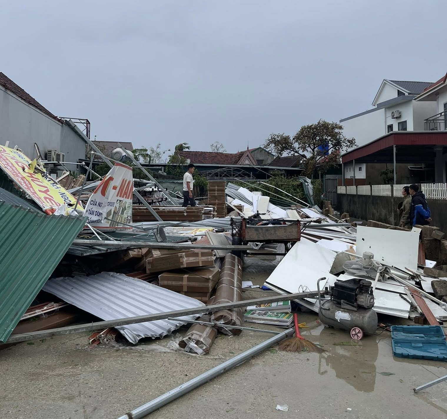 Bão số 10 gây thiệt hại lớn, Thủ tướng chỉ đạo khẩn trương khắc phục hậu quả 