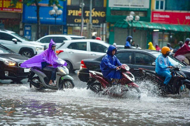 Sở Xây dựng Hà Nội gửi lời xin lỗi người dân sau trận ngập lịch sử