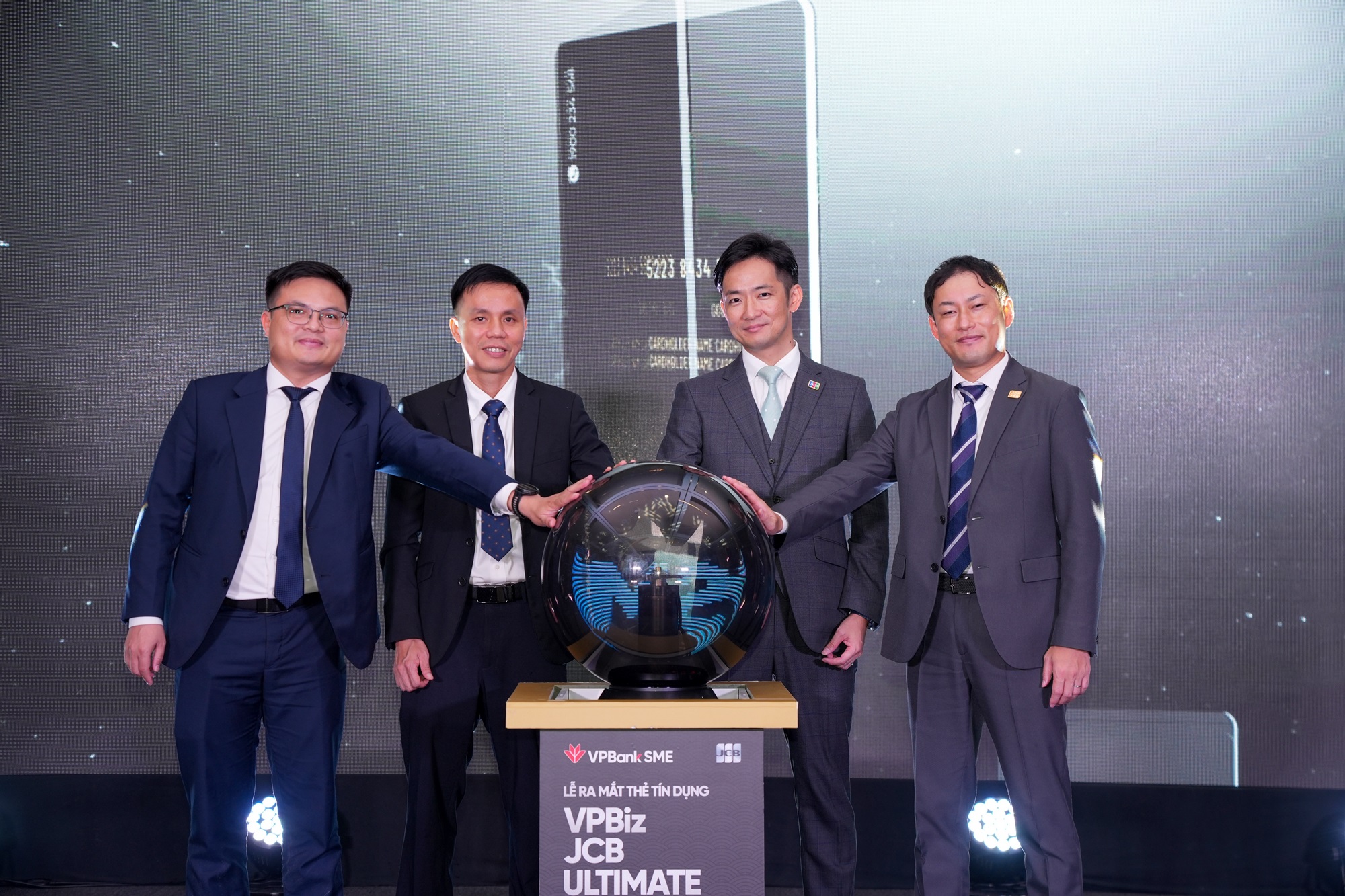 Lần đầu tiên tại Việt Nam: Ra mắt thẻ tín dụng dành riêng cho doanh nghiệp VPBiz JCB Ultimate