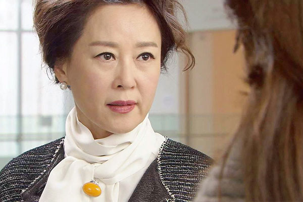 Mẹ đứng về phía con dâu, con trai chết lặng khi mưu đồ chiếm nhà bị lật tẩy